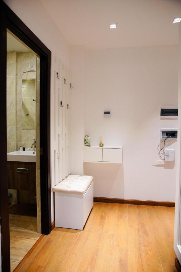City Center Appartment At Buzand St. 예레반 외부 사진