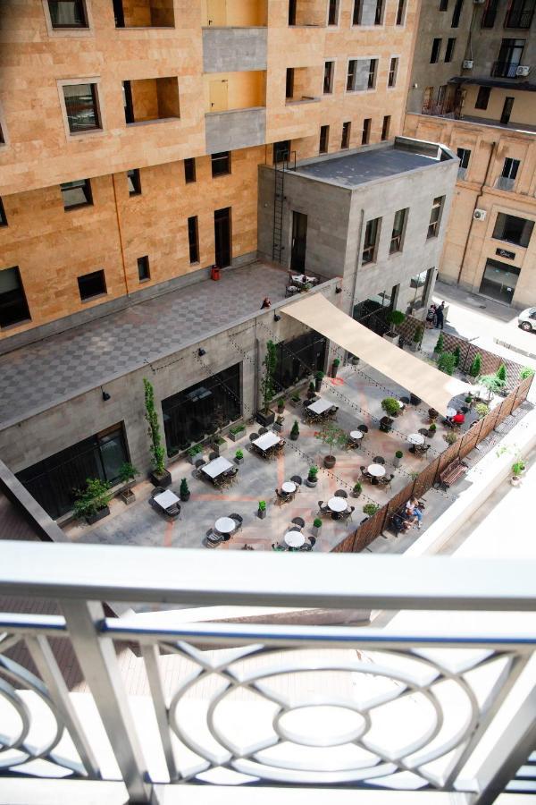 City Center Appartment At Buzand St. 예레반 외부 사진