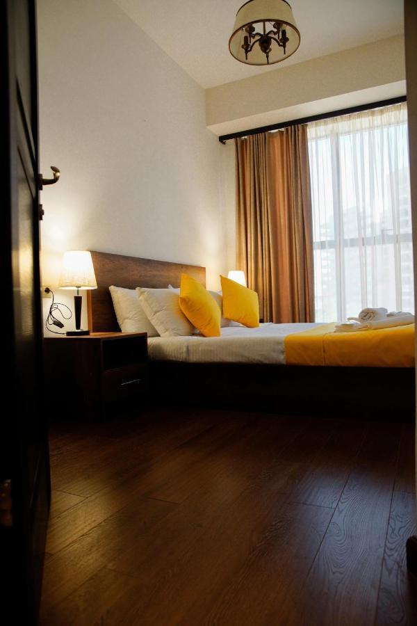 City Center Appartment At Buzand St. 예레반 외부 사진